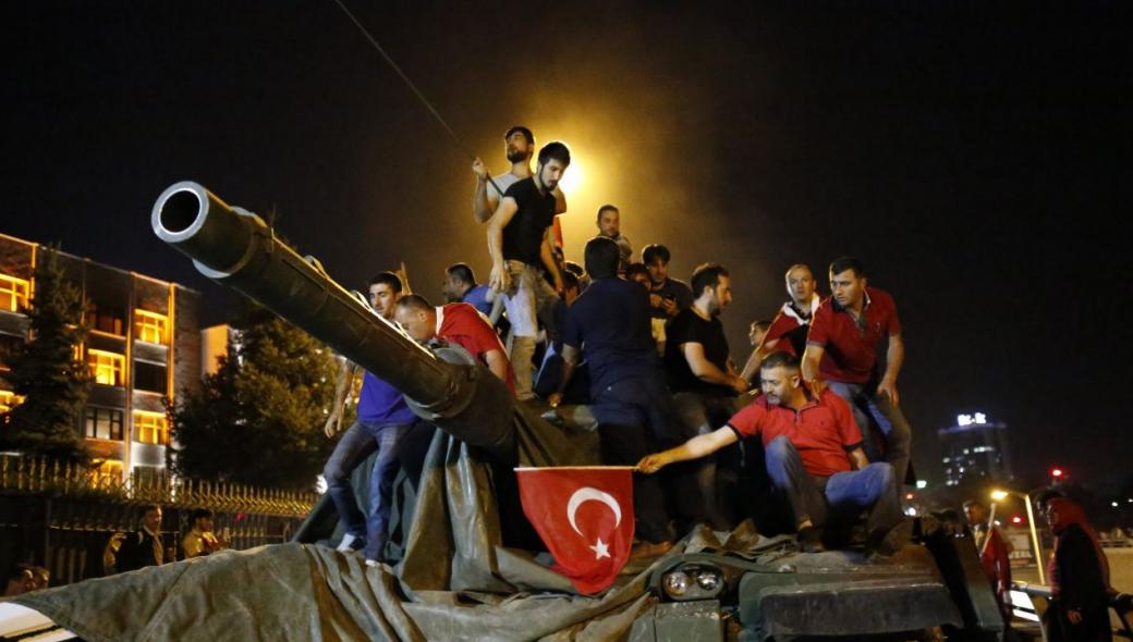 Οι φήμες για πραξικόπημα οδήγησαν σε νέες μαζικές συλλήψεις στην Τουρκία